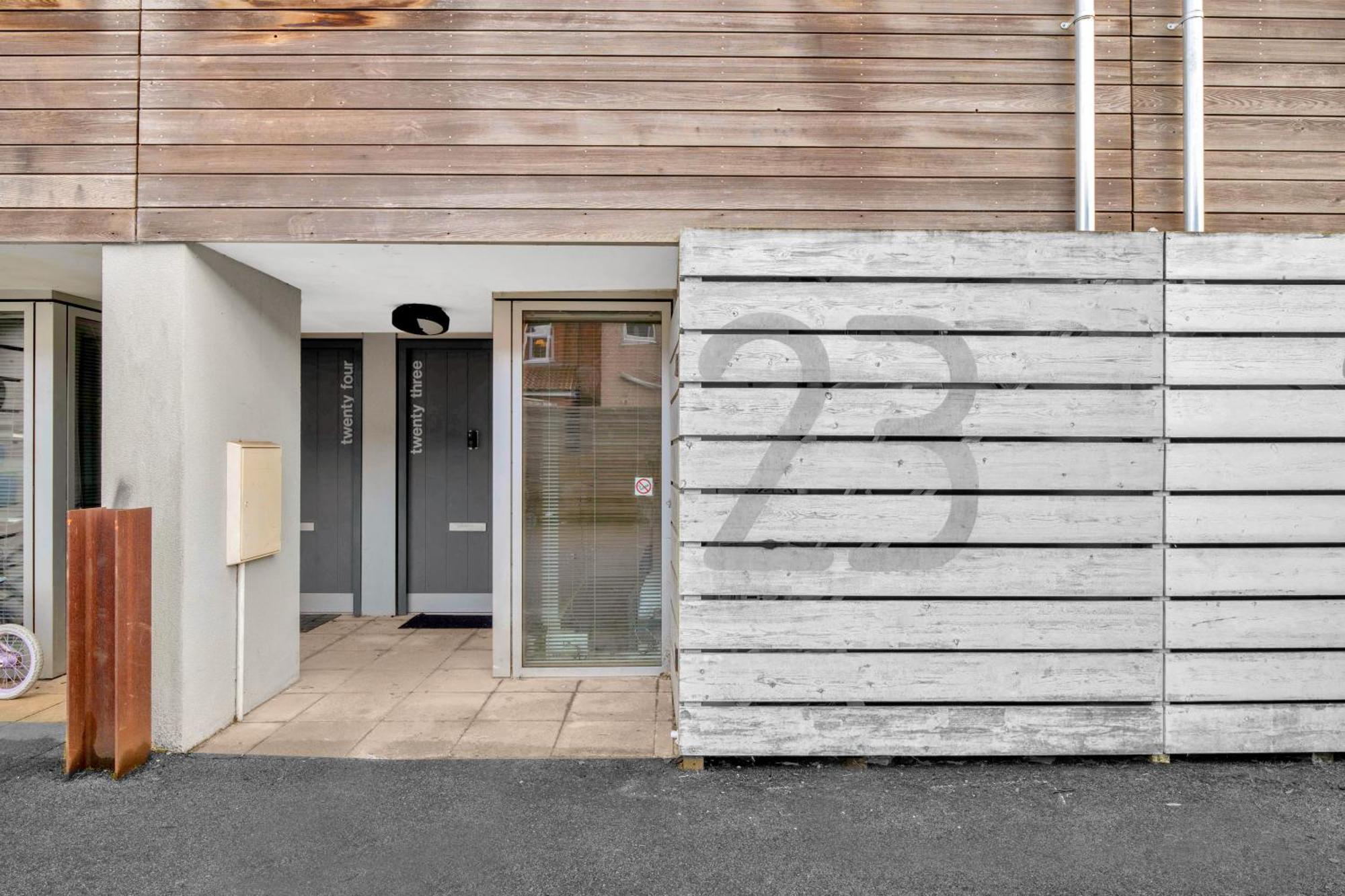 Luxury Waterfront Property With Free Parking Coventry Buitenkant foto