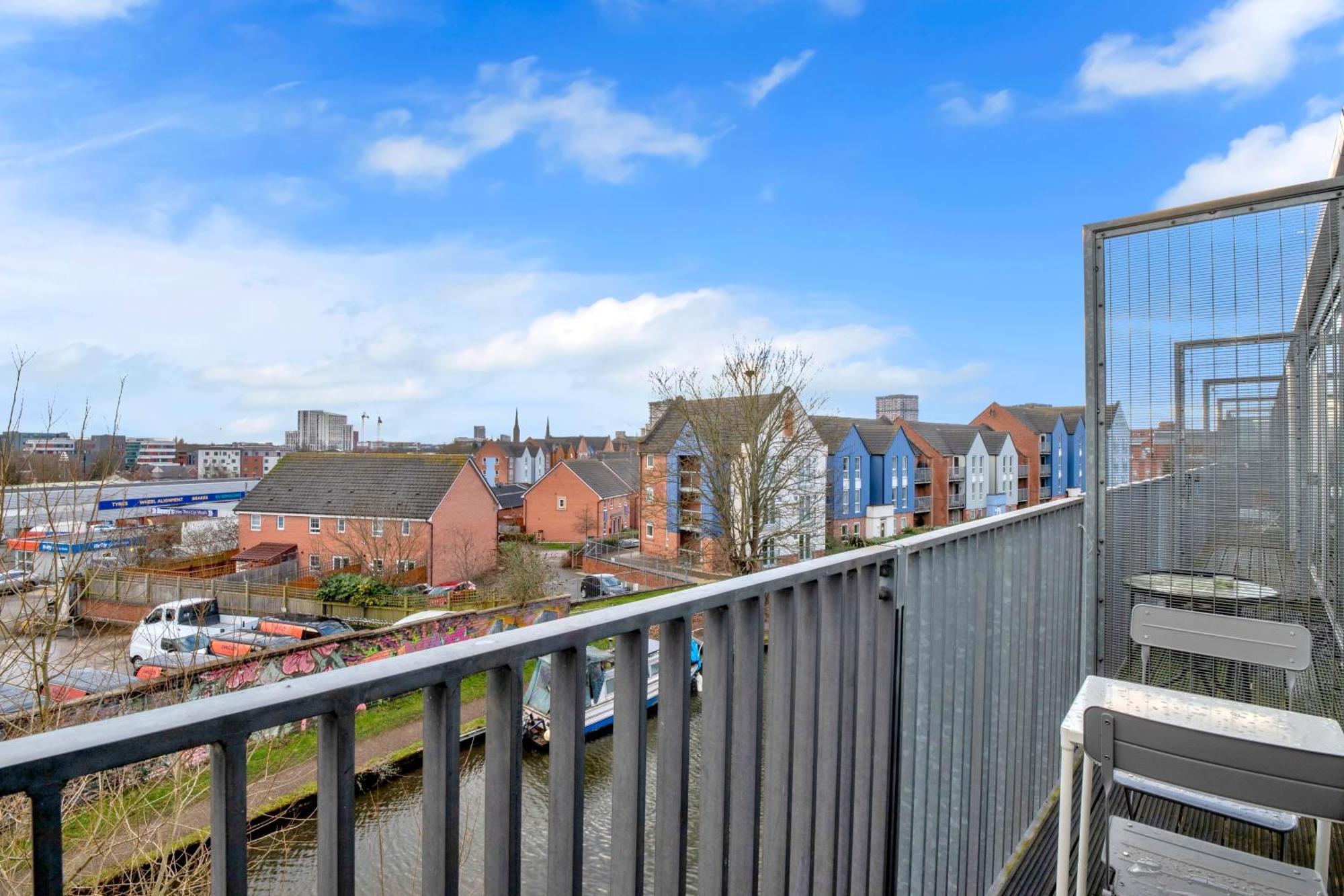 Luxury Waterfront Property With Free Parking Coventry Buitenkant foto