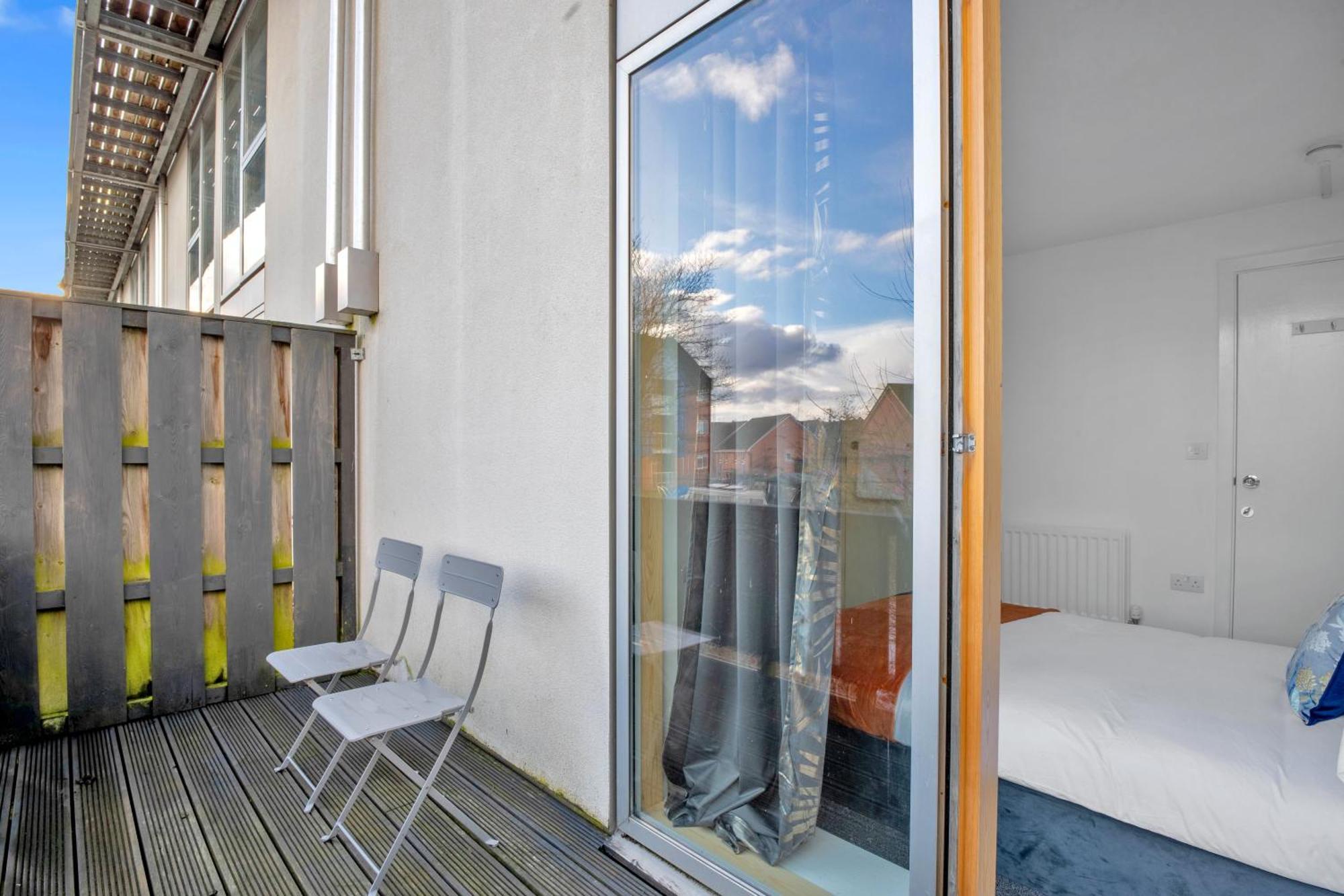 Luxury Waterfront Property With Free Parking Coventry Buitenkant foto