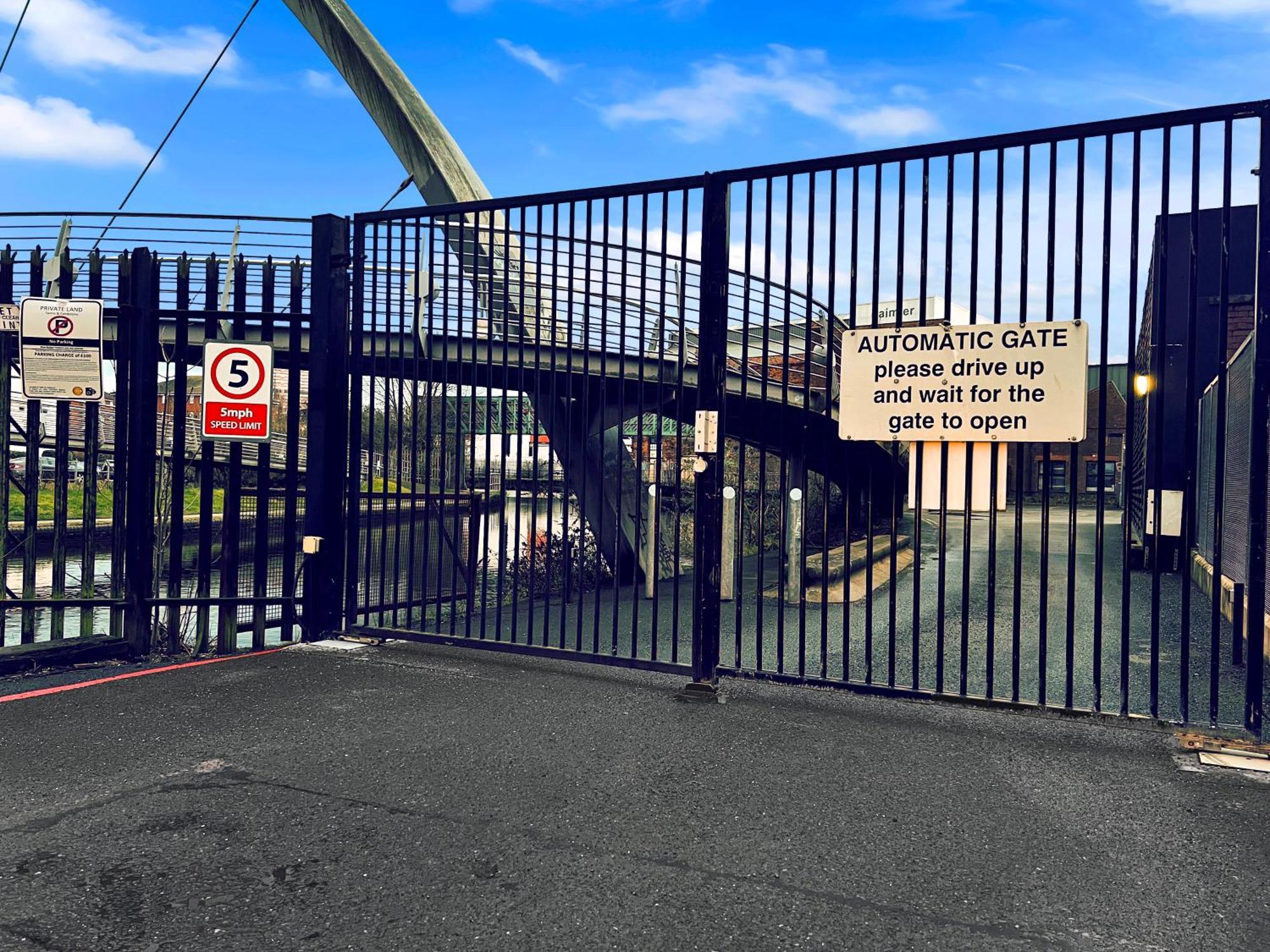 Luxury Waterfront Property With Free Parking Coventry Buitenkant foto